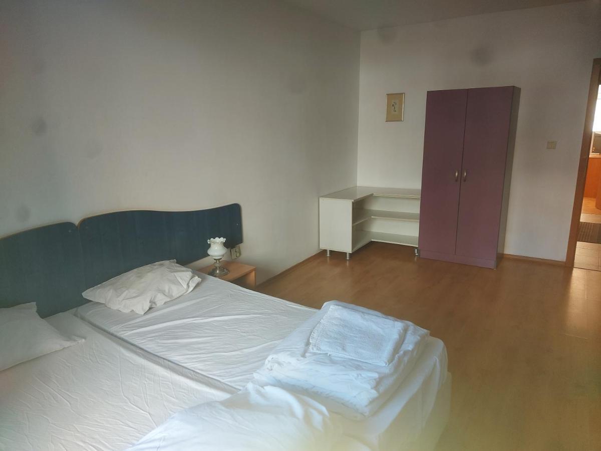 And 1bedroom - Economy