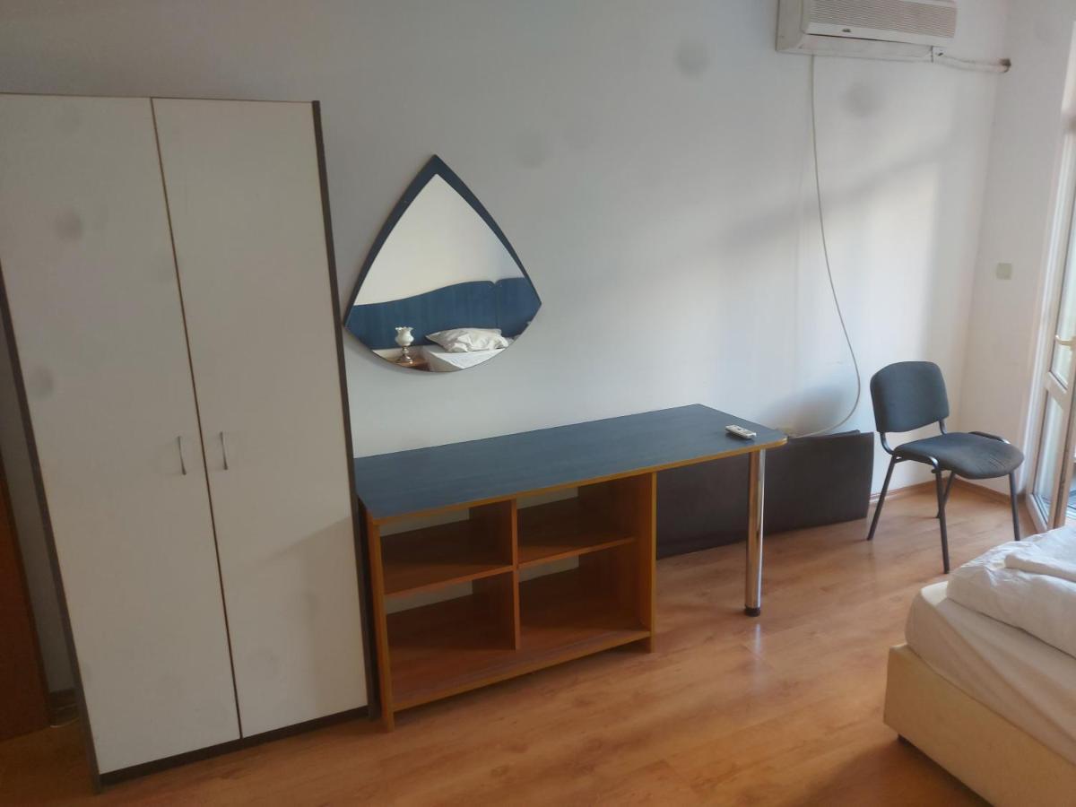 Apartment And 1bedroom - Economy Burgas City